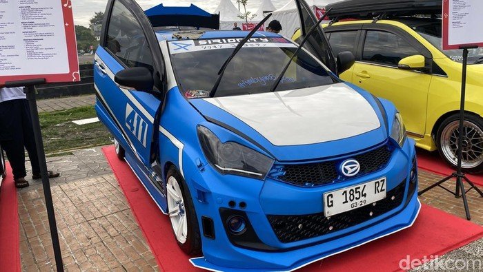 daihatsu-sirion-dimodif-pakai-pintu-ala-lamborghini-1747725037482_169